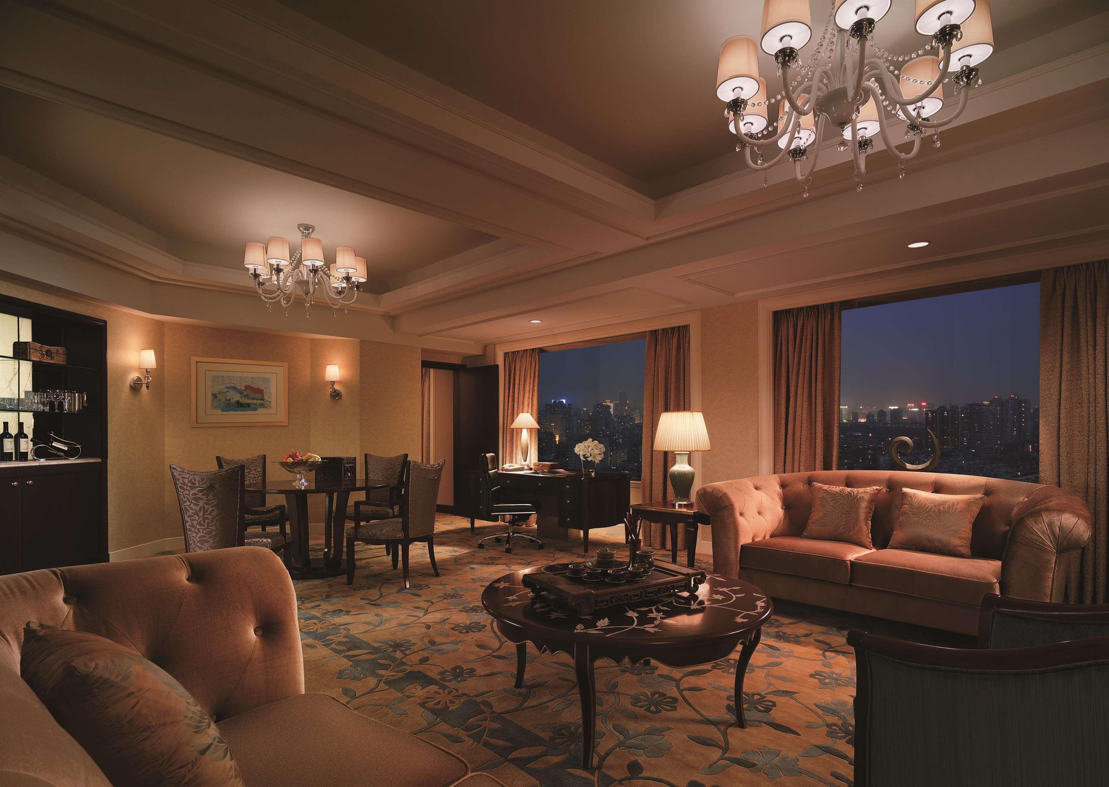 Shangri-La Wuhan,Close To The Mixc With Three Subway Lines Room photo